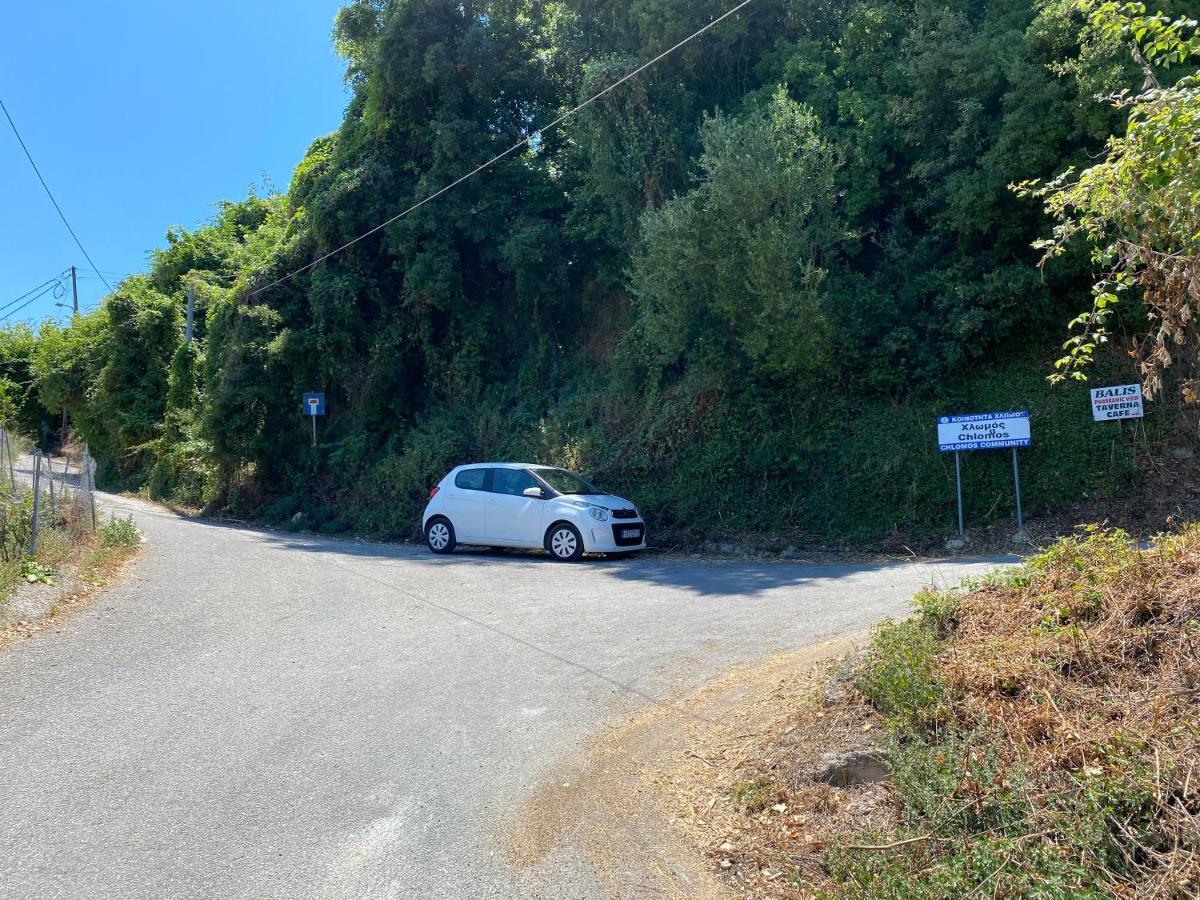 Theea Cottage - Wonderful Sea Views Chlomos Bagian luar foto