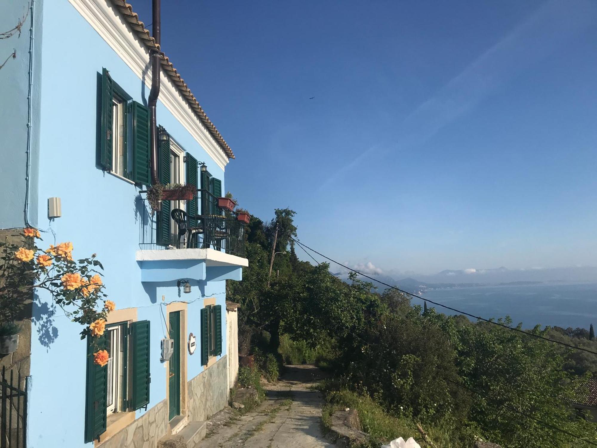 Theea Cottage - Wonderful Sea Views Chlomos Bagian luar foto