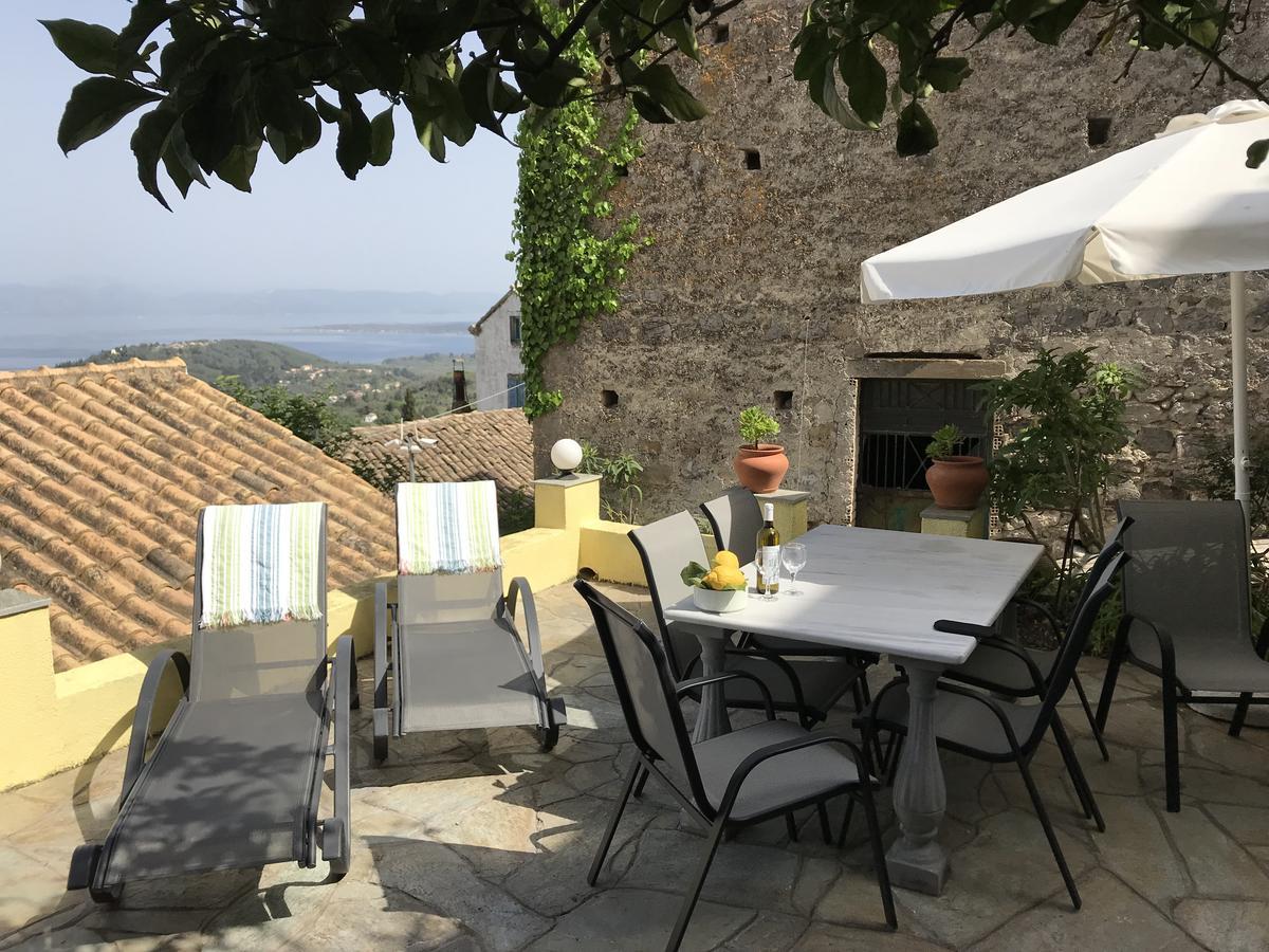 Theea Cottage - Wonderful Sea Views Chlomos Bagian luar foto